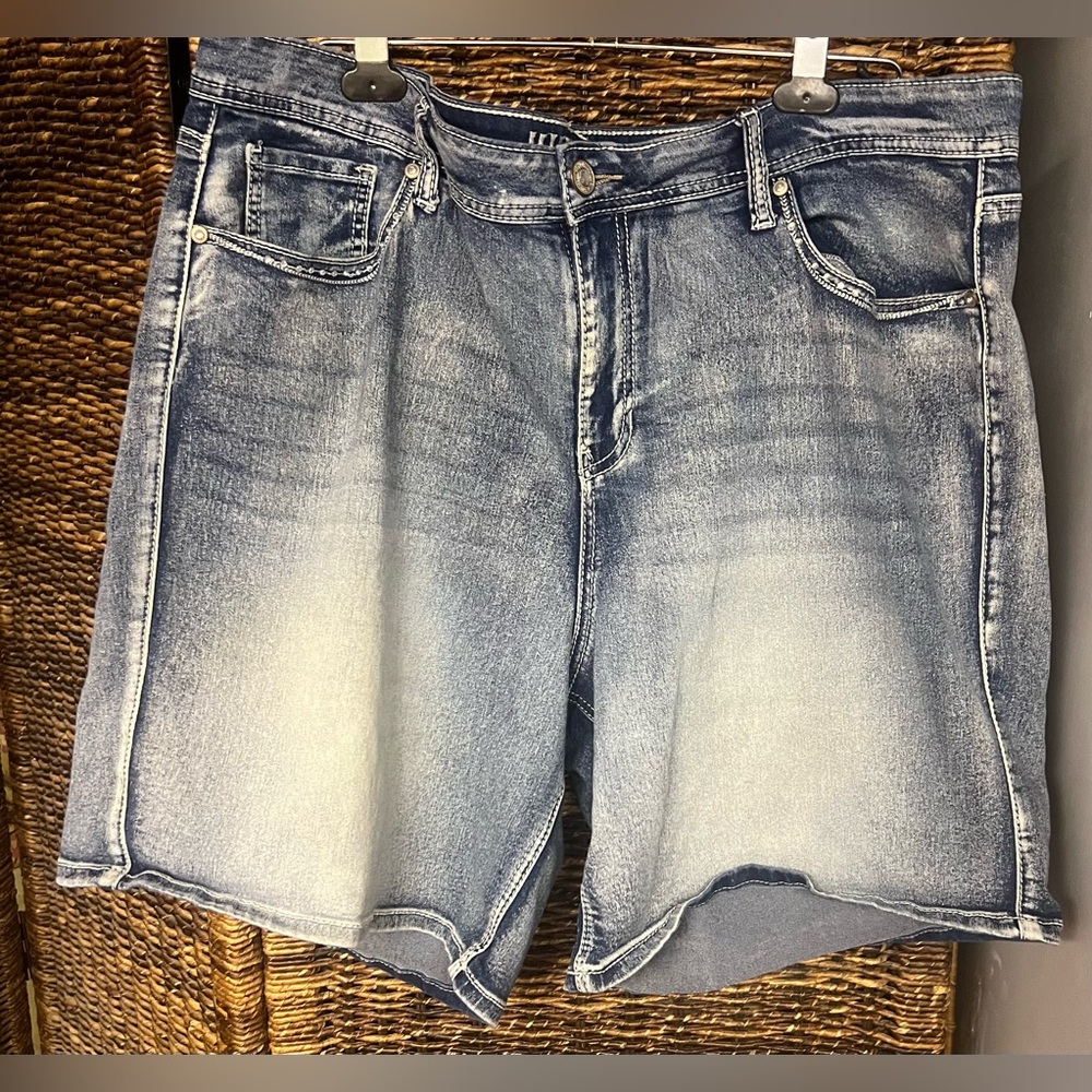 Hydraulic- Jean Shorts- Size:24W, Pre-Owned‎